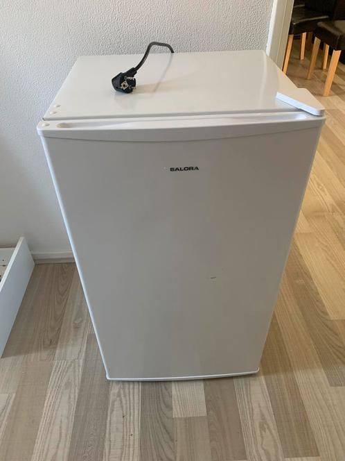 Prima koelkast met vriezer, Witgoed en Apparatuur, Koelkasten en IJskasten, Zo goed als nieuw, Met vriesvak, Minder dan 75 liter