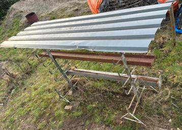 Metaalbok beschikbaar voor biedingen