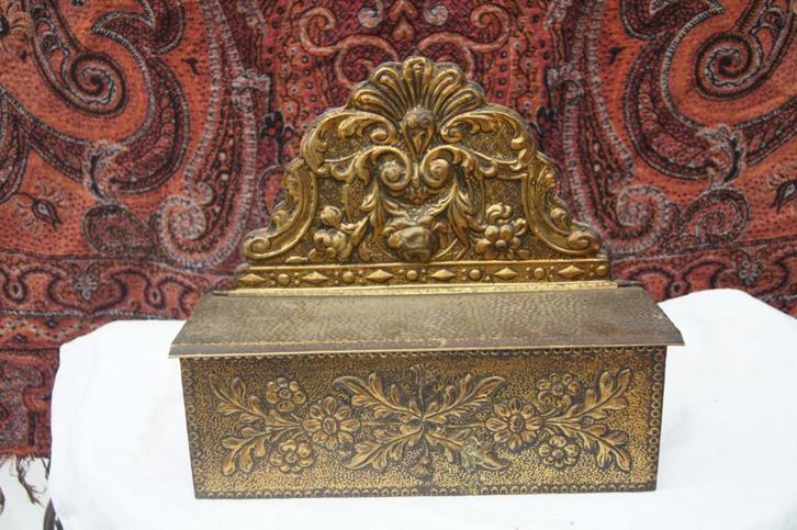 Hangbakje  ( Koper bewerkt, Antiek en Kunst, Kunst | Beelden en Houtsnijwerken, Ophalen of Verzenden