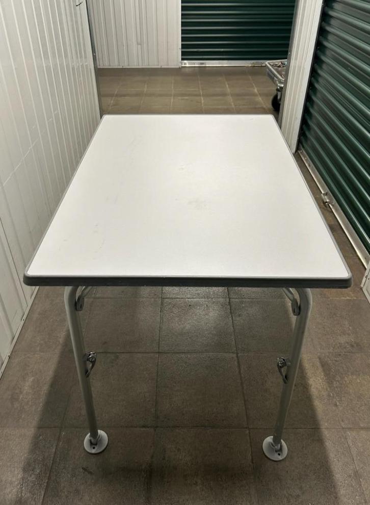 Westfield Superb 100 Kampeertafel, Caravans en Kamperen, Kampeeraccessoires, Gebruikt, Ophalen