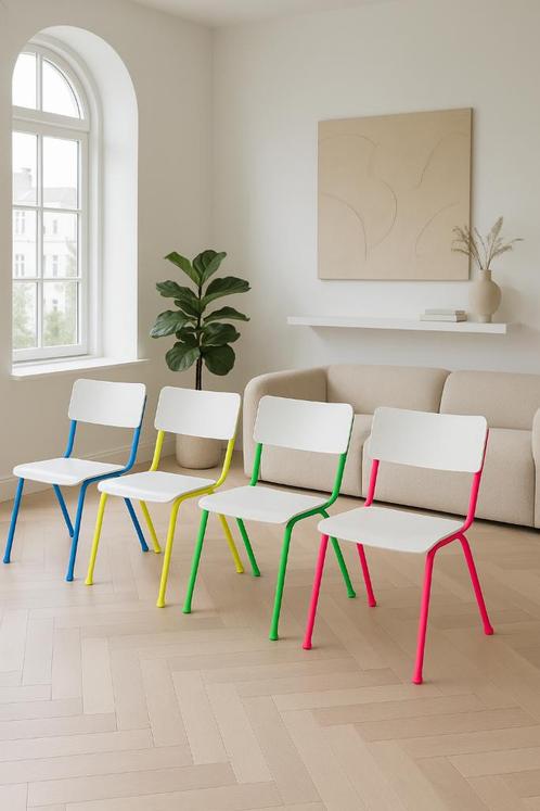 4 Vintage Schoolstoelen – Retro & Kleurrijk Design, Huis en Inrichting, Stoelen, Gebruikt, Vier, Hout, Metaal, Overige kleuren