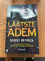Laatste Adem - Robert Bryndza - Thriller, Boeken, Thrillers, Ophalen of Verzenden, Zo goed als nieuw, Nederland