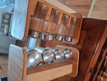 Bamboo kruidenrekje met 8 potjes glas, 2 voor 5 beschikbaar voor biedingen