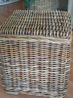 Landelijke Rotan Hocker / Voetenbank, Minder dan 50 cm, Vierkant, Ophalen of Verzenden, Riet of Rotan