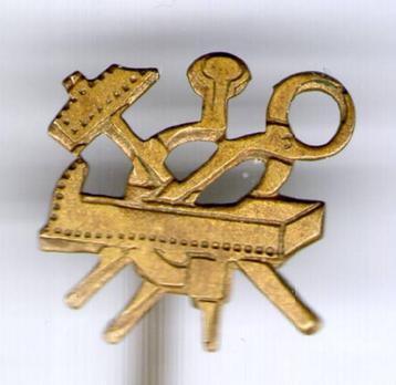Bak met handgereedschap koper speldje ( H_074a ) beschikbaar voor biedingen