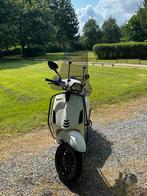 Vespa Sprint 2020 – Wit/Zwart, Fietsen en Brommers, Scooters | Vespa, Ophalen, Overige modellen, Zo goed als nieuw, Benzine