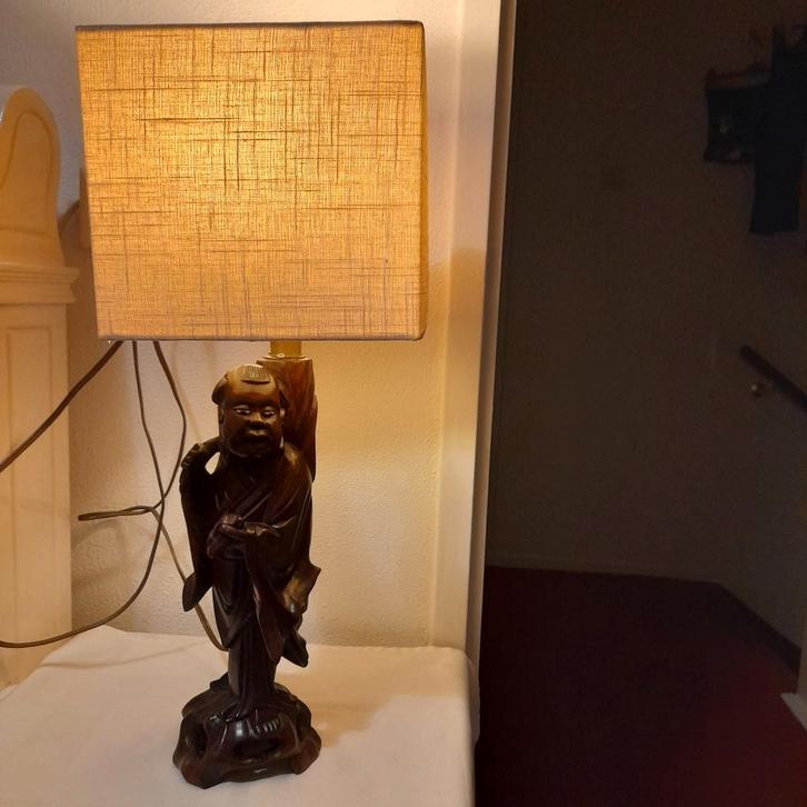 Schemerlamp met aziatisch houtsnijwerk als voet, Antiek en Kunst, Kunst | Niet-Westerse kunst, Ophalen of Verzenden