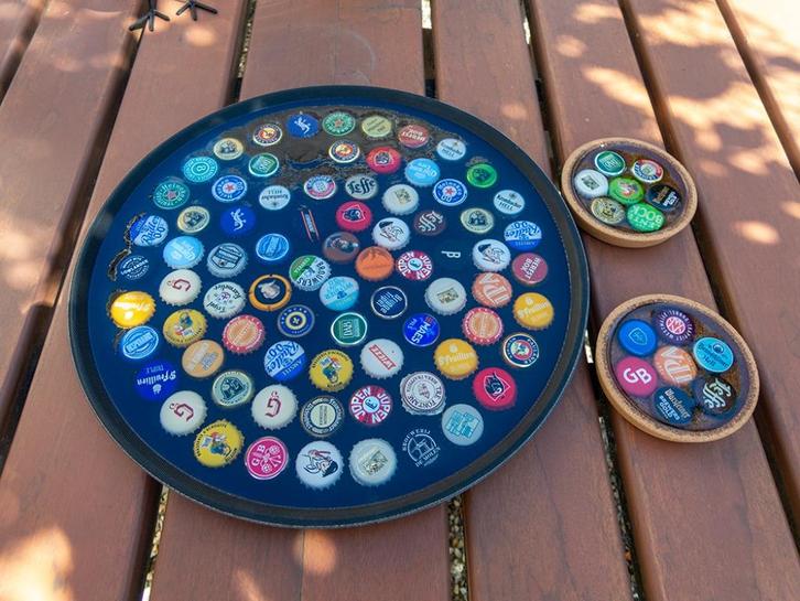 Te koop bierdoppen dienblad met onderzetters, Huis en Inrichting, Woonaccessoires | Dienbladen, Nieuw, Kunststof, Rond, Ophalen of Verzenden
