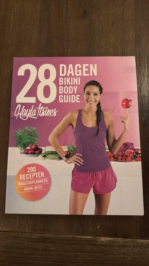 Kayla Itsines - 28 dagen Bikini Body Guide, Boeken, Kookboeken, Zo goed als nieuw, Ophalen of Verzenden