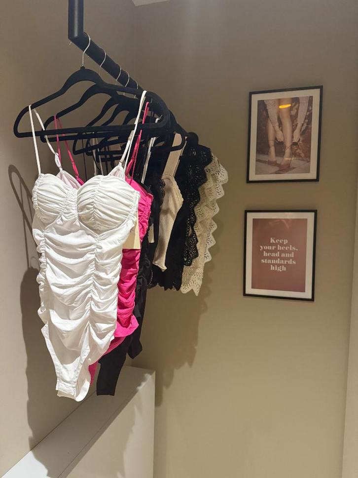 Complete damescollectie tops & body’s – partijverkoop, Kleding | Dames, Tops, Nieuw, Overige kleuren, Zonder mouw, Ophalen of Verzenden