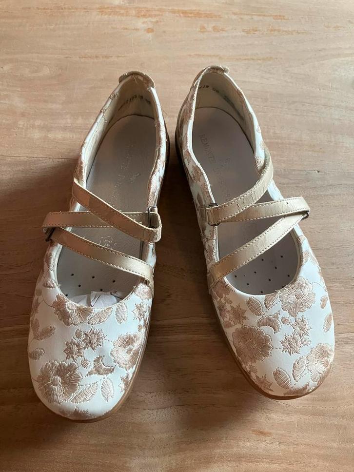 Remonte Dorndorf Ballerina's Wit/Goud borduursel leer  39, Kleding | Dames, Schoenen, Zo goed als nieuw, Wit, Ophalen of Verzenden