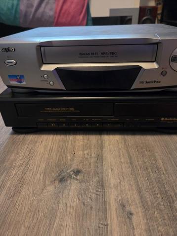 VHS recorders 2 stuks ongetest  beschikbaar voor biedingen