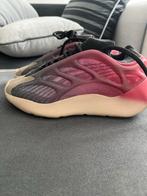 Yeezy 700 v3 carbon, Rood, Verzenden, Adidas, Sneakers of Gympen