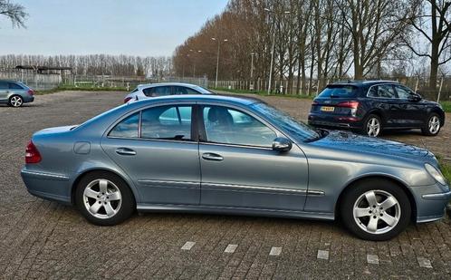 Mercedes-Benz E-Klasse 2.1 CDI E220 Sedan AUT 2005 Grijs, Auto's, Mercedes-Benz, Particulier, E-Klasse, Diesel, C, Sedan, Automaat