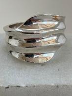 Brede zilveren ring, Sieraden, Tassen en Uiterlijk, Ringen, 18 tot 19, Ophalen of Verzenden, Zo goed als nieuw, Dame