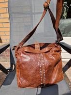 Grote bruine Legend echt leer schoudertas met studs, Ophalen of Verzenden, Gebruikt, Bruin, Schoudertasje