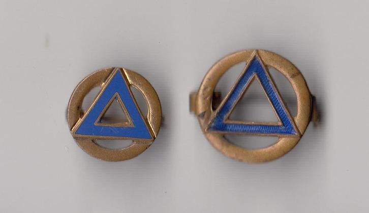 CJV Christelijke Jongeren Vereniging broches, Verzamelen, Speldjes, Pins en Buttons, Gebruikt, Speldje of Pin, Overige onderwerpen