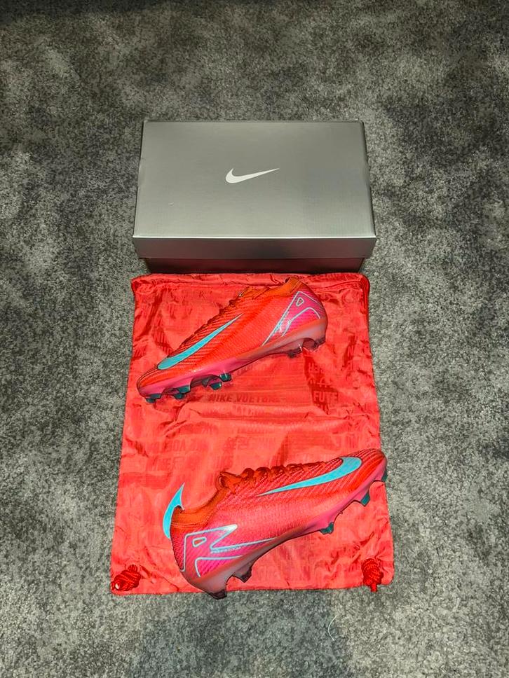 Nike mercurial vapor 16 elite mad energy pack,maat 40,5, Sport en Fitness, Voetbal, Zo goed als nieuw, Schoenen, Maat XS of kleiner