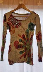 Desigual top grijs met kleur en pailletten, Kleding | Dames, Tops, Overige kleuren, Ophalen of Verzenden, Lange mouw, Gedragen
