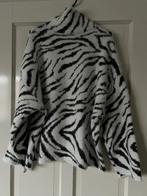 Te koop Trui dames zwart /wit large mohair, Ophalen of Verzenden, Zo goed als nieuw, Maat 42/44 (L), Zwart