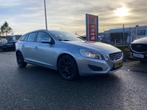 Volvo V60 2.0 D3 Kinetic | NAVI | Cruise Control | PDC | Tre, Auto's, Volvo, Voorwielaandrijving, Euro 5, Gebruikt, Zwart