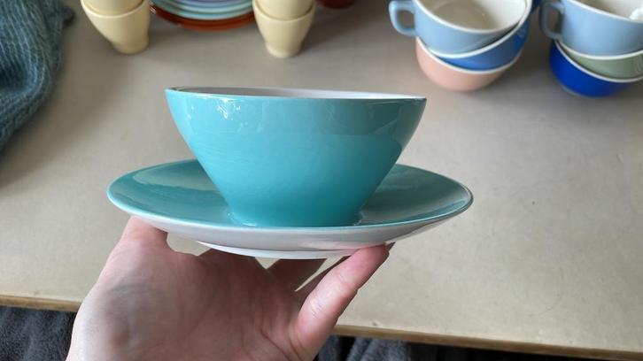 Petrus Regout Pastel Blauw Soepkom/Kom, Antiek en Kunst, Antiek | Servies los, Ophalen of Verzenden