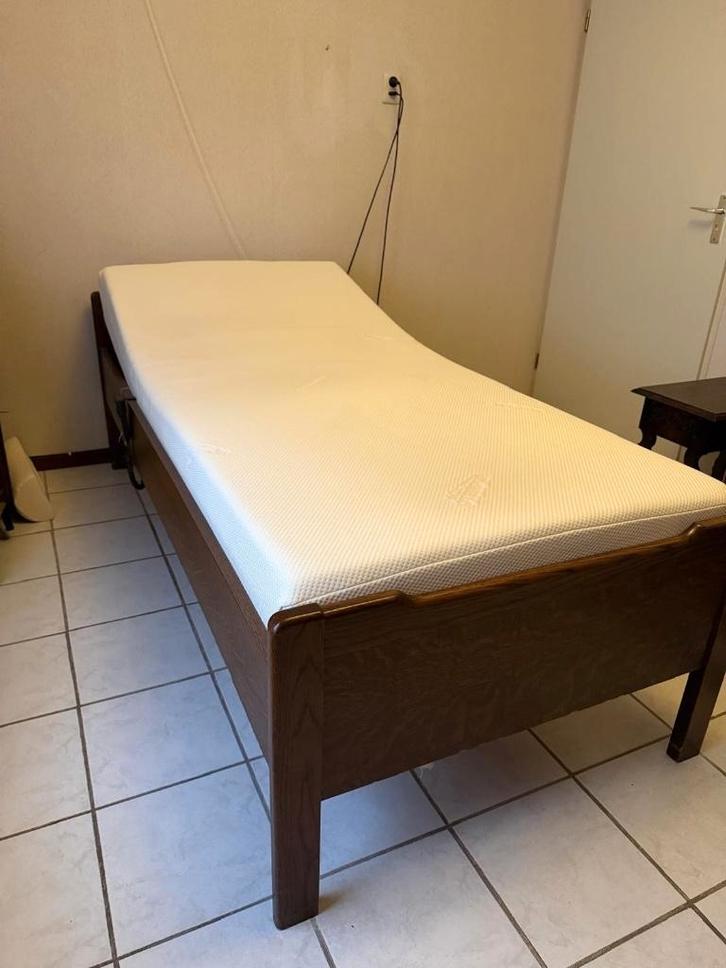 Electrisch verstelbaar bed + Tempur koudschuim matras, Huis en Inrichting, Slaapkamer | Matrassen en Bedbodems, Gebruikt, Matras