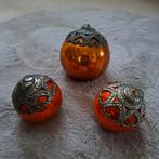 Oranje heksenballen, Ophalen