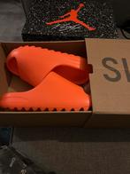 Yeezy Slides Oranje - Maat 41/42, Kleding | Heren, Schoenen, Ophalen, Zo goed als nieuw, Overige kleuren, Slippers