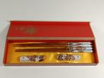 Set Chinese chopsticks in mooi doosje, Huis en Inrichting, Ophalen of Verzenden, Zo goed als nieuw, Hout