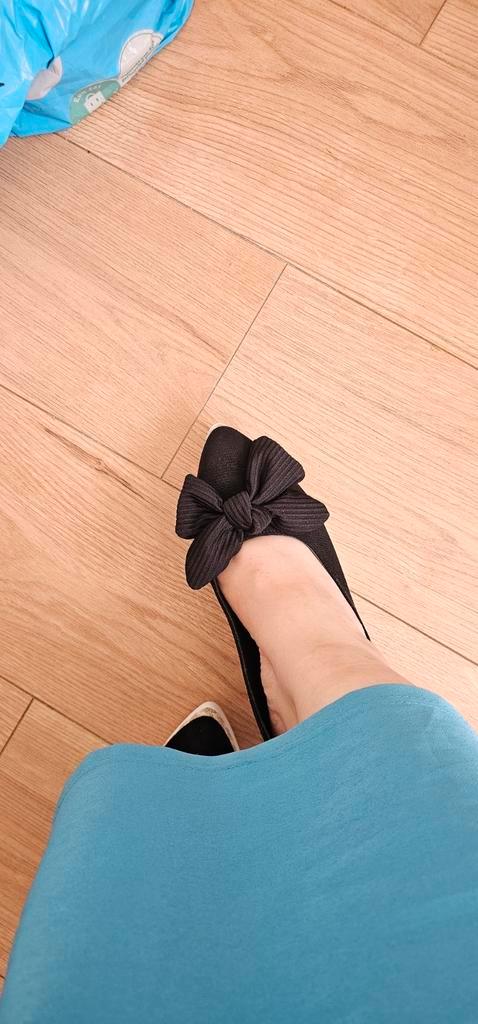 Elegante zwarte sleehakken met strik – Maat 41 (valt als 39), Kleding | Dames, Schoenen, Zo goed als nieuw, Sandalen of Muiltjes