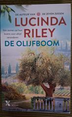 Lucinda Riley - De olijfboom, Lucinda Riley, Ophalen of Verzenden, Zo goed als nieuw, Nederland