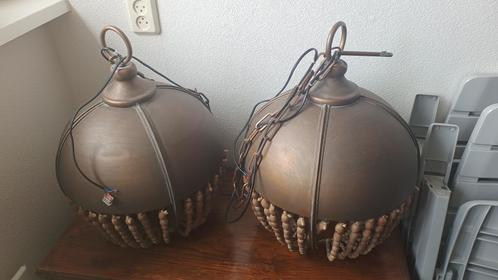 Twee Franse gedrapeerde kroonluchters met houten kralen, Huis en Inrichting, Lampen | Hanglampen, Zo goed als nieuw, Minder dan 50 cm