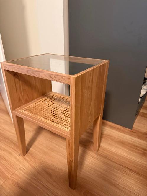 Twee Zara Home nachtkastje licht eiken met rotan – nieuw, Huis en Inrichting, Slaapkamer | Nachtkastjes, Nieuw, Minder dan 55 cm