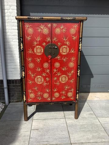Exclusieve Unieke Antieke Chinese Bruidskast beschikbaar voor biedingen