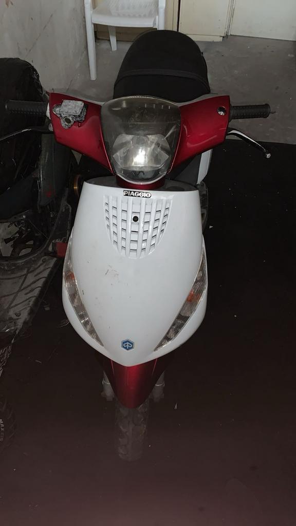 Piaggio zip 2t 70cc, Fietsen en Brommers, Scooters | Piaggio, Zo goed als nieuw, Zip, Tweetakt, Ophalen