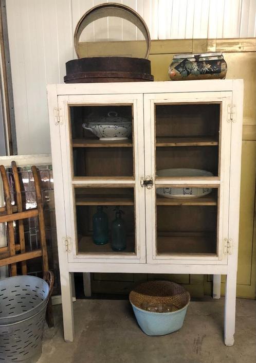 Grote Franse vliegenkast, kast met gaas | Babuschka Vintage, Antiek en Kunst, Curiosa en Brocante, Ophalen
