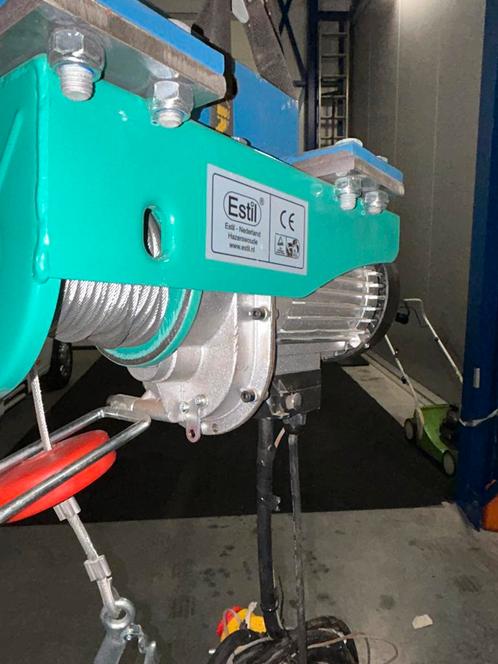 Elektrische Takel Estil - 220 volt, Doe-het-zelf en Verbouw, Lieren en Takels, Zo goed als nieuw, Elektrisch, Ophalen