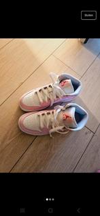 Roze nike air jordan mid. Maat 37., Ophalen of Verzenden, Zo goed als nieuw, Roze, Sneakers of Gympen