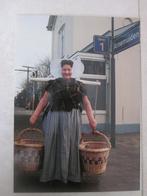 Ansicht kaart Arnemuiden - vrouw in klederdracht- ongelopen, Ophalen of Verzenden, Ongelopen, Klederdracht