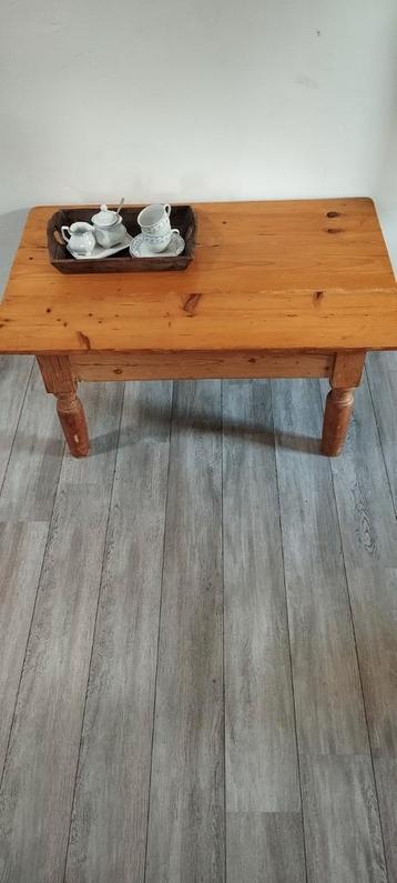 Salontafel grenen 105 cm x 68 x 37 hoog beschikbaar voor biedingen