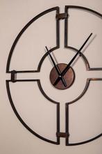 PTMD Mallis Ronde Wandklok 60,5 x 3 x 60,5 cm  Nieuw in Doos, Info@ptmd.nl, Nieuw, Ophalen of Verzenden, PTMD