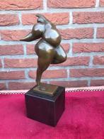 bronzen beeld van een vrolijke gezette dame, Ophalen of Verzenden, Brons