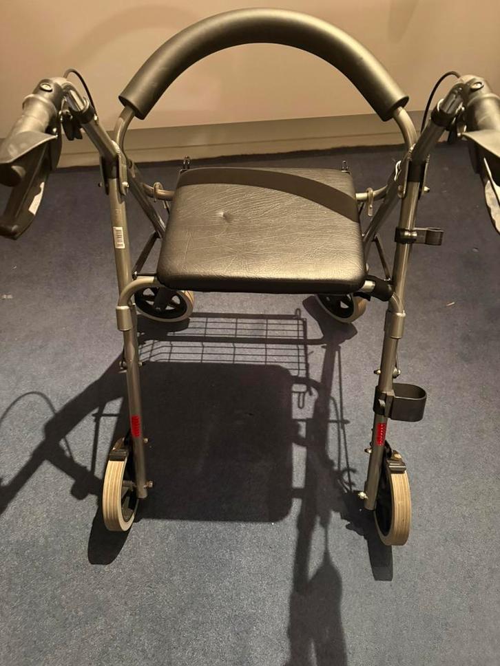 Rollator bijna nooit gebruikt, Diversen, Rollators, Zo goed als nieuw, Ophalen