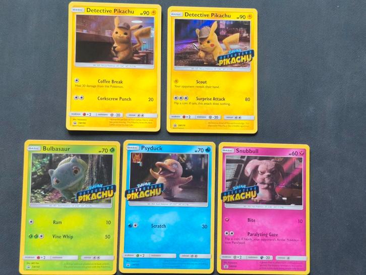 Stamped Detective Pikachu set, Hobby en Vrije tijd, Verzamelkaartspellen | Pokémon, Zo goed als nieuw, Meerdere kaarten, Ophalen of Verzenden