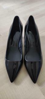 Nieuwe zwarte lak schoenen van ZARA maat 38, Schoenen met lage hakken, Nieuw, Ophalen of Verzenden, Zara