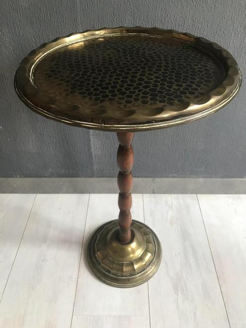 Pachtige en compleet originele bijzet- Rooktafel uit 1880., Antiek en Kunst, Antiek | Meubels | Tafels, Ophalen of Verzenden