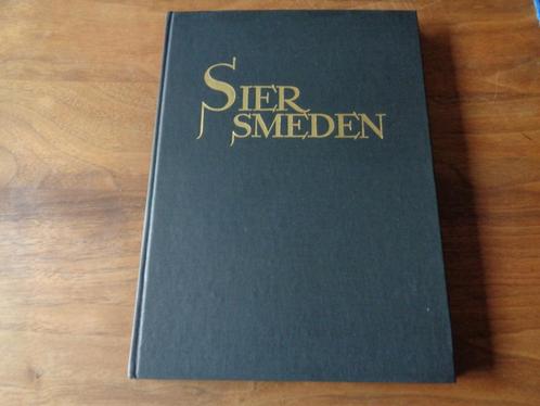 Siersmeden - K. Bijlsma en P. Kok, Boeken, Hobby en Vrije tijd, Gelezen, Overige onderwerpen, Ophalen of Verzenden