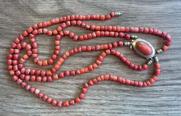 Antieke bloedkoraal ketting met 14K gouden slot – ca. 1950 beschikbaar voor biedingen