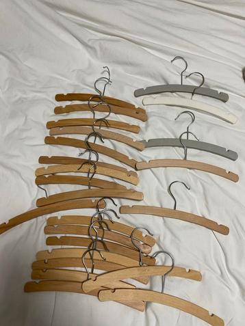 Baby Kleerhangers Hout (24 stuks) beschikbaar voor biedingen